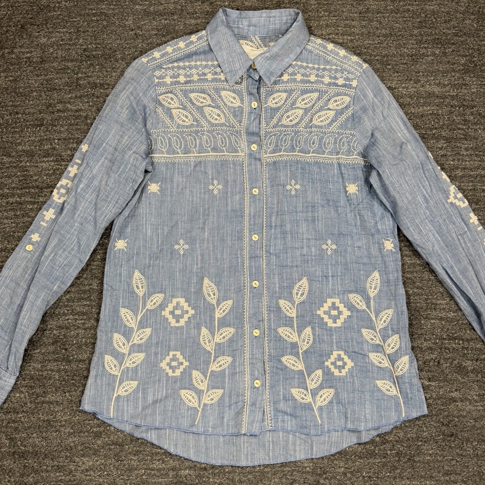 JOHNNY WAS 3J Workshop Embroidered Shirt Women Medium Blue Chambray Floral Boho